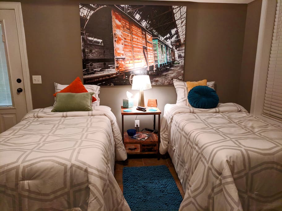 Twin Beds (Converts to a King)