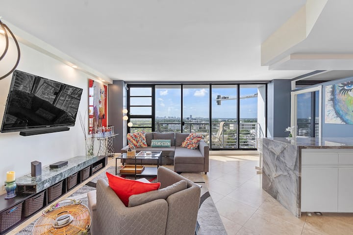 King Bd, Luxury 30days, Fast Wifi, 1 Mile Bch, W/d - Hollywood, FL
