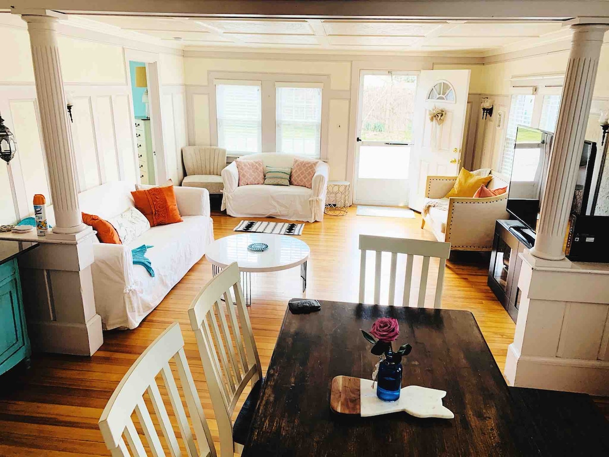 Successful Airbnb property: Sun Sand & Sea House- Fenced Yard and Hot Tub! in West Dennis