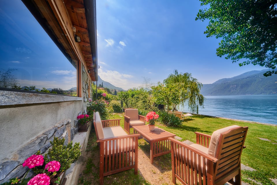 A garden cottage on the shore of Lake Como, Lierna, Lombardy, Italy, photo 6 of 10