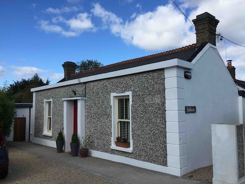 Lovely cottage in Shankill Village