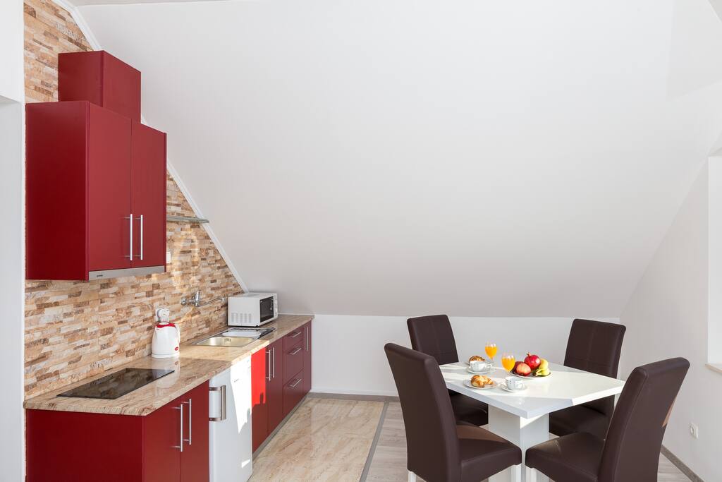 Kitchen/ Dining Area