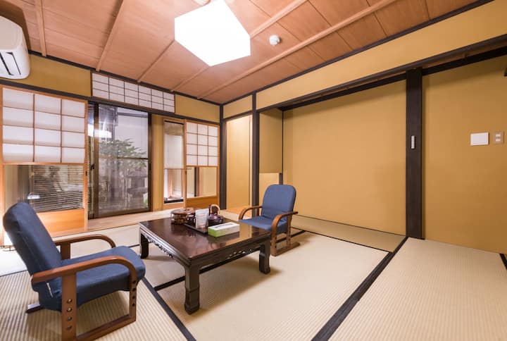 Soba u japanskom stilu na prvom katu