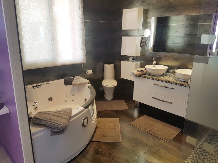 Balnéo dans salle de bain