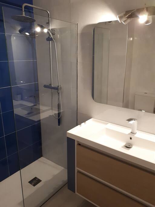 baño con ducha