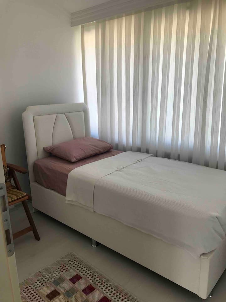 חדר שינה יחיד