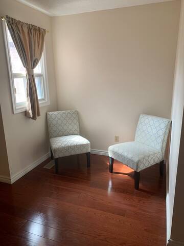 Fun home near Pacific Mall. Shopping & restaurants gallery image 4