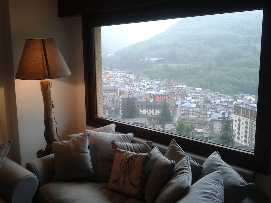 vista sul paese di Limone dalla sala