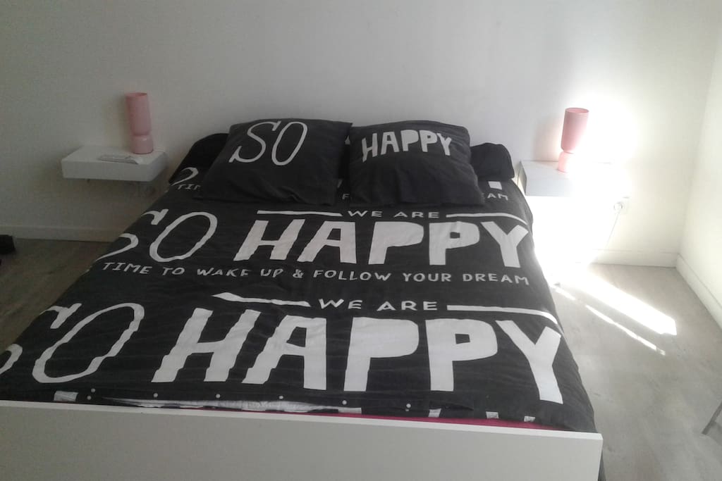 Chambre avec lit double