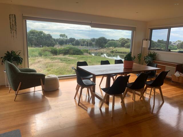 Tranquil house on the golf course gallery image 3