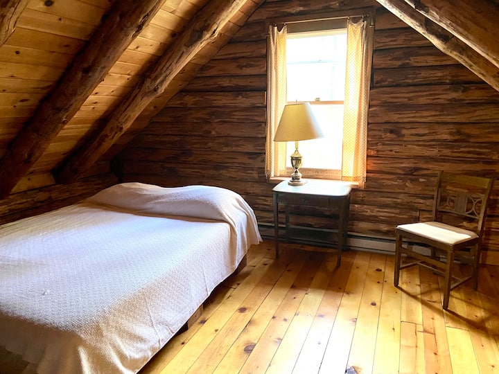 غرفة النوم الشمالية. مرتبة كوين جديدة تمامًا ومريحة للغاية. 