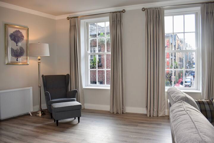 Modern 3 bed in Templebar gallery image 3