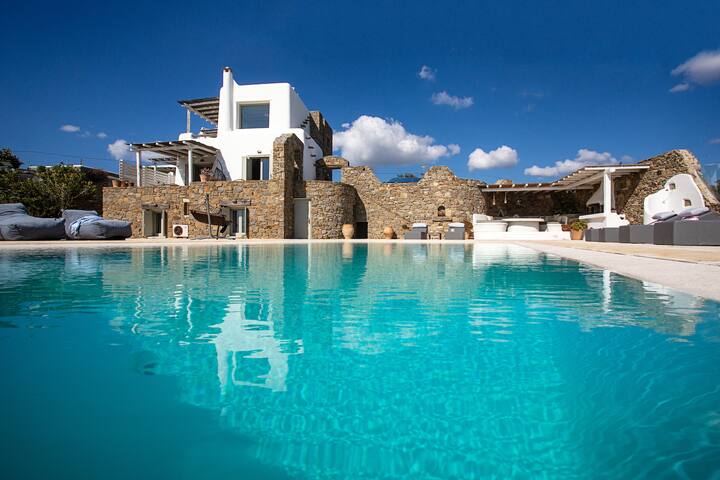 Your Mykonos Villa gallery image 2