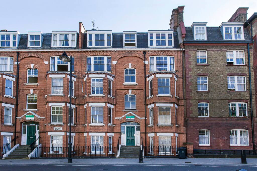 Period building in upmarket Barnsbury