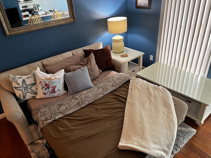 Captains Quarters Clinton Reef Club Condominiums for Rent in Port