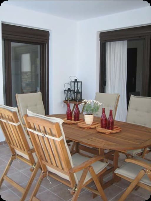 Family Dinning Table