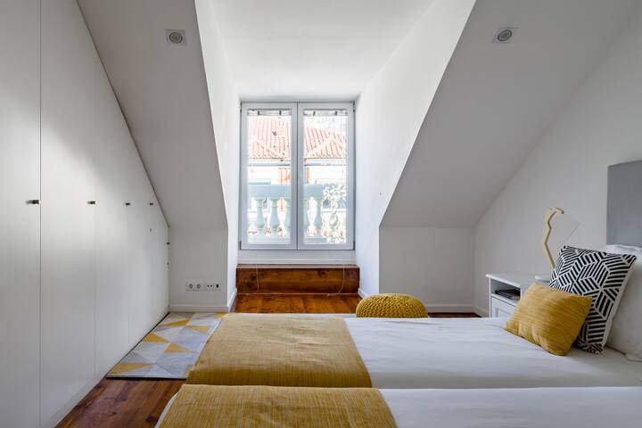 A Captivating Apartment Close to River Tagus in Lisbon gallery image 3