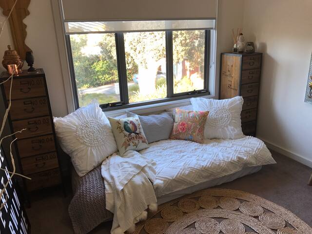 CUTE Private single bedroom near Moorabbin Airport