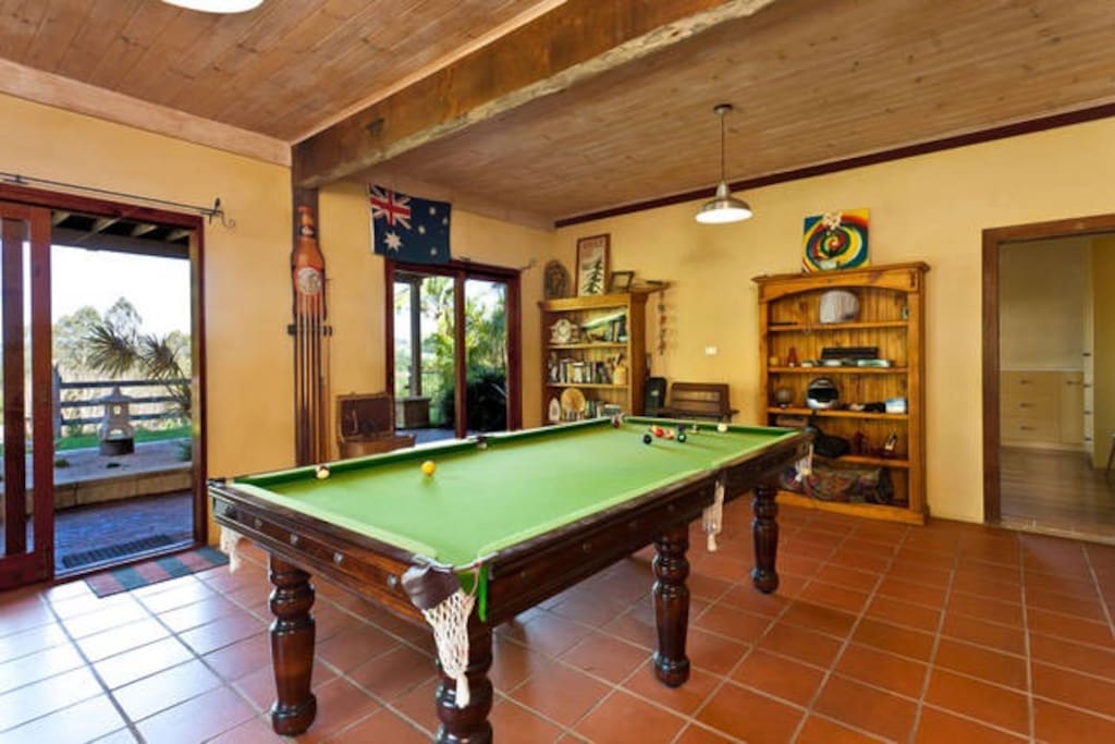 The poolroom club