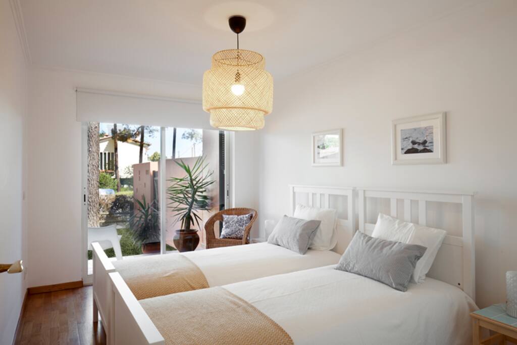Room Seagulls. 2 single beds.