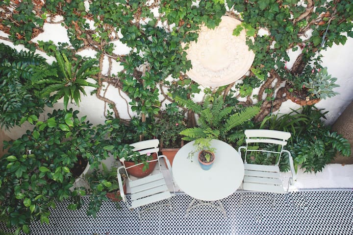 Luxury townhouse in vibrant De Waterkant