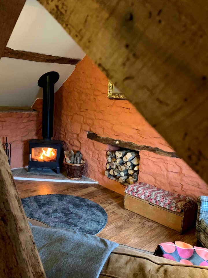 Luxury Eco-farmhouse With Hot-tub & Star Gazing - Abergavenny