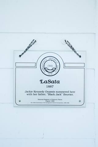 Historic beauty in Narragansett Pier gallery image 3