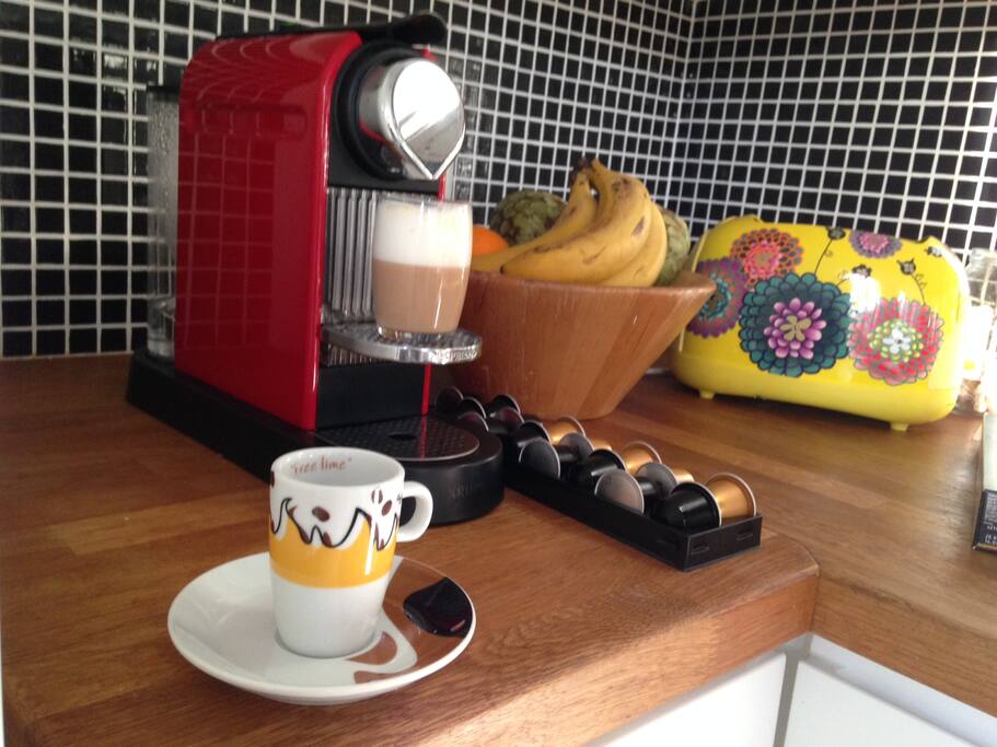 te invitamos a un café a la llegada