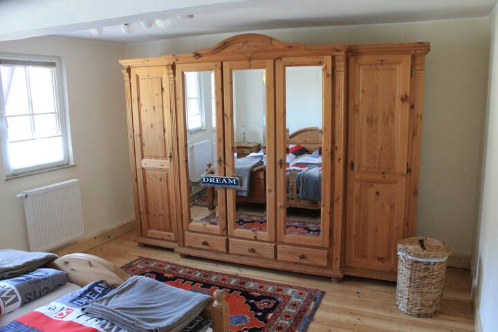 Вашата пространа и удобна спална соба