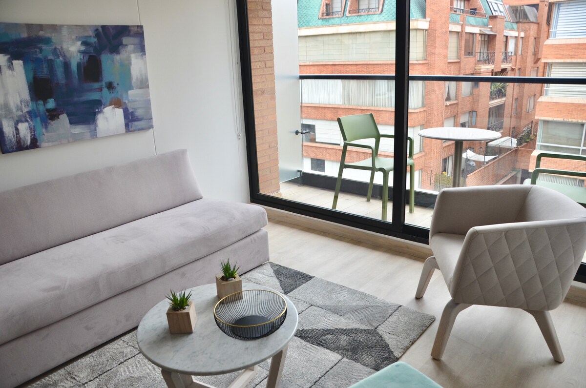 欢迎来到我的豪华北欧风格阁楼（最重要的是） ，有2间卧室、餐厅、2间浴室和阳台。 /欢迎来到我的豪华北欧风格阁楼（其中最大） ，有2间卧室、2个卫生间、用餐区和阳台。