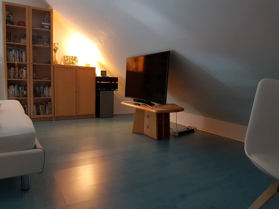 Freie Amazon-Prime-Videothek und Musikanlage mit Bluetooth fürs Smartphone