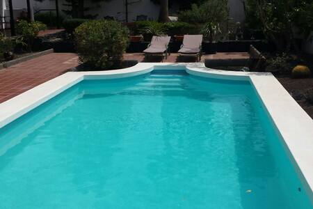 Top 20 puerto del carmen villa and bungalow rentals airbnb ... Rayos sol idées De