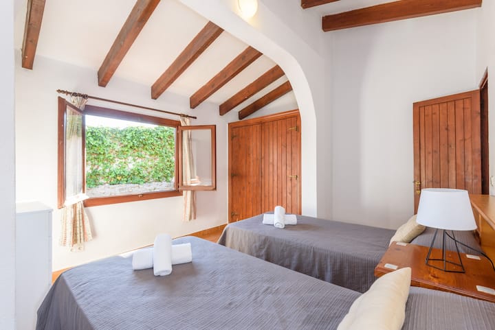 غرفة بسريرين 