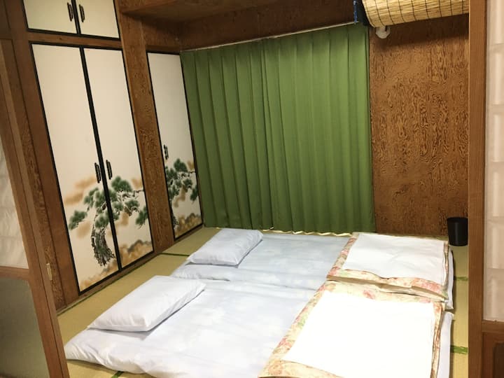 Chumba cha mtindo wa Kijapani
‧ Ikiwa umeweka futons 2