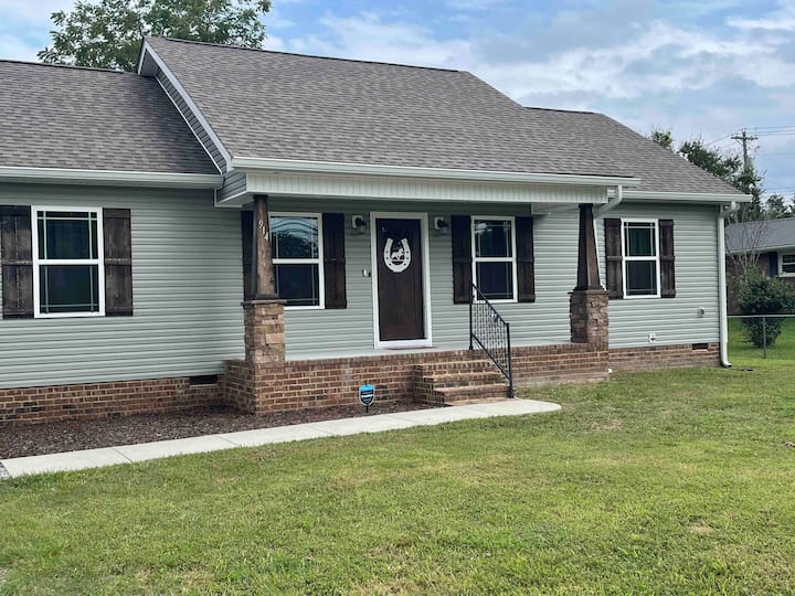 3 Bedroom, 2 Bath Home Near Cooper Steel Arena