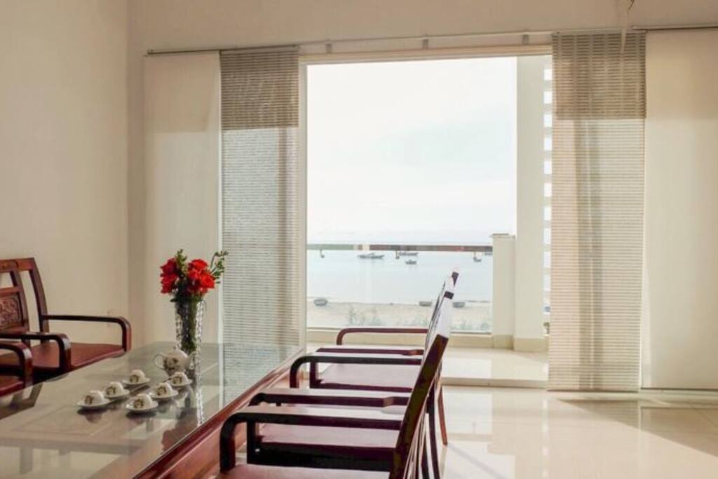 Kitchen/Dining Area
