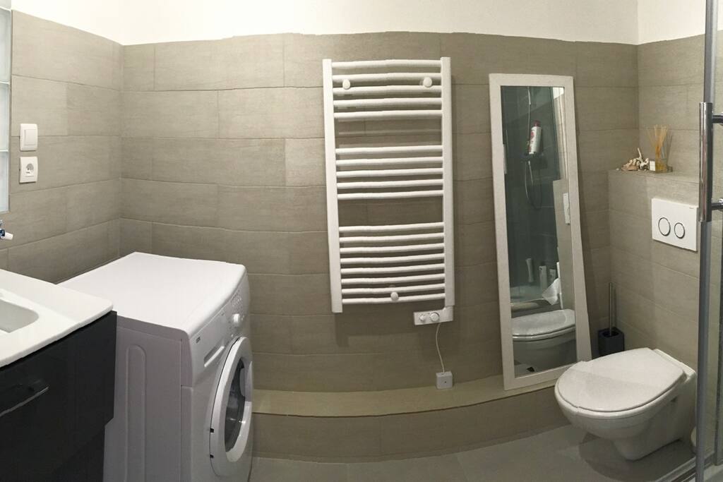 Salle de bain et lave linge