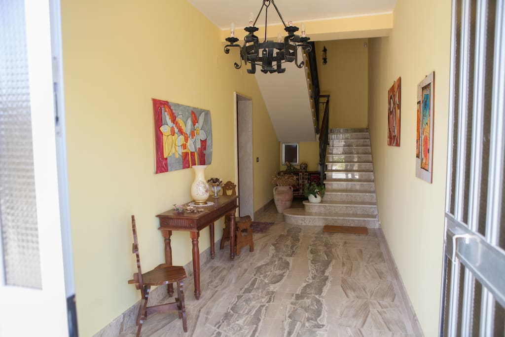 l'ingresso all'appartamento