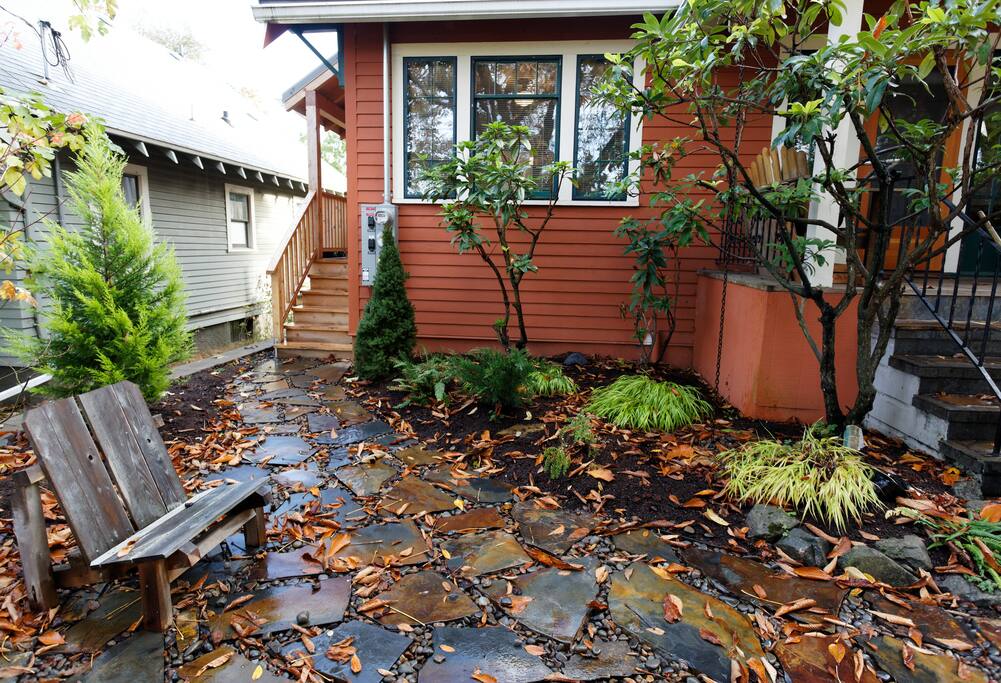 There is a separate entry to the apartment made of juniper