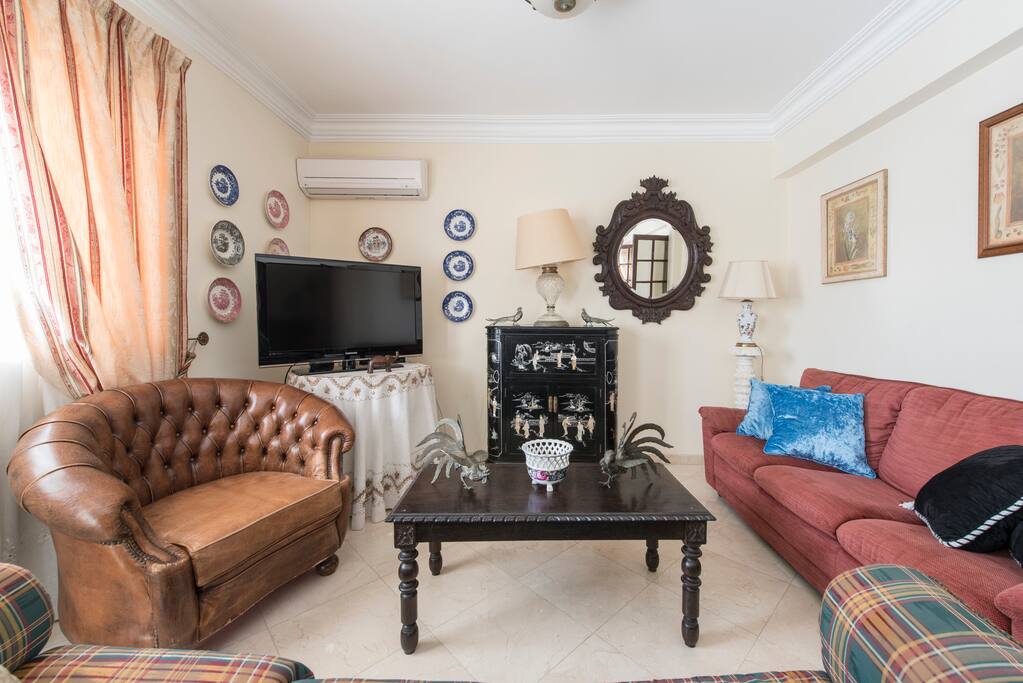 Sala de estar com vista de mar