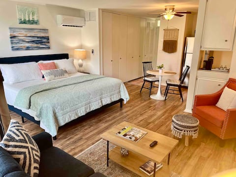 Gone Coastal Daphne AL King Bed