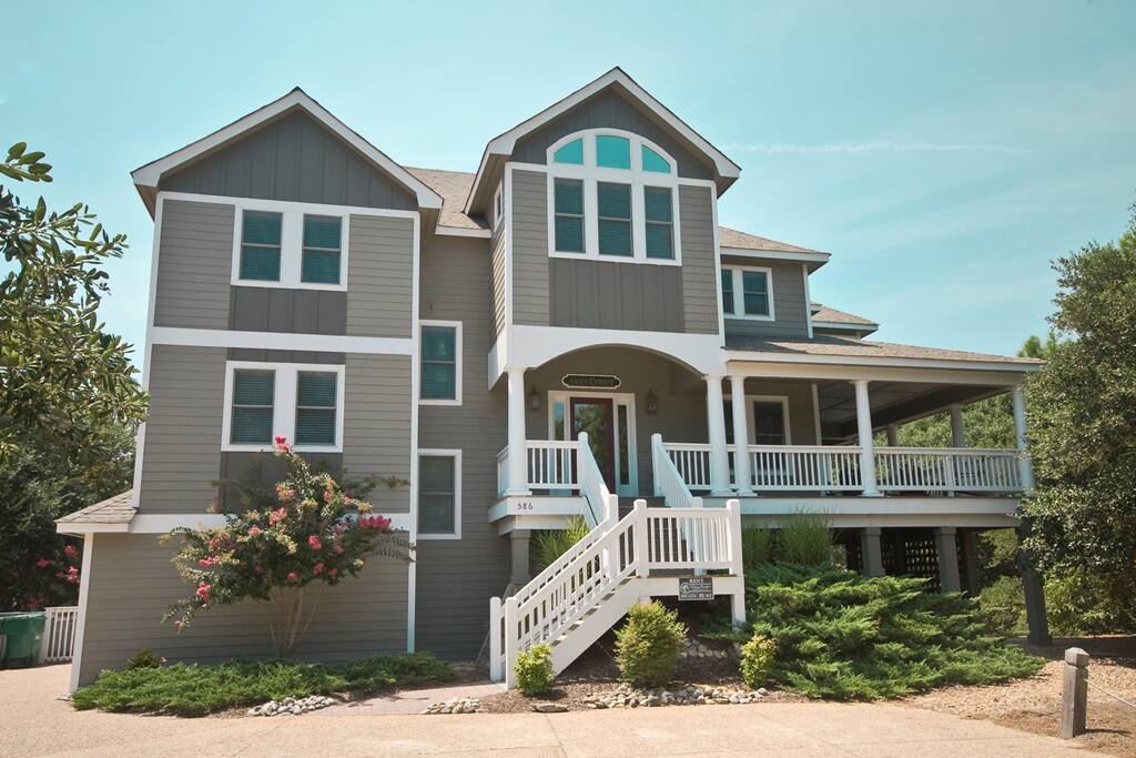 CC143: Amen Corner | Exterior Front