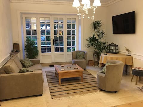 Bed and breakfast and charming garden near Loire