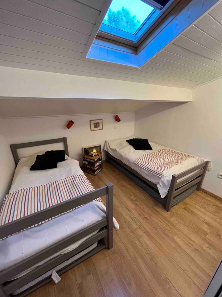 ชั้นห้องนอน 2 เตียง 90 N 2