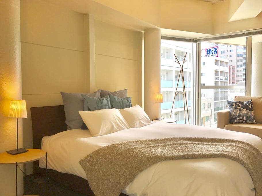 Comfortable large Queen sized bed
