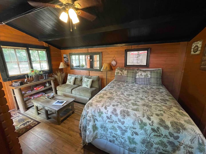 The “Clint Eastwood” Cabin On The Abiqua Creek - Silverton, OR