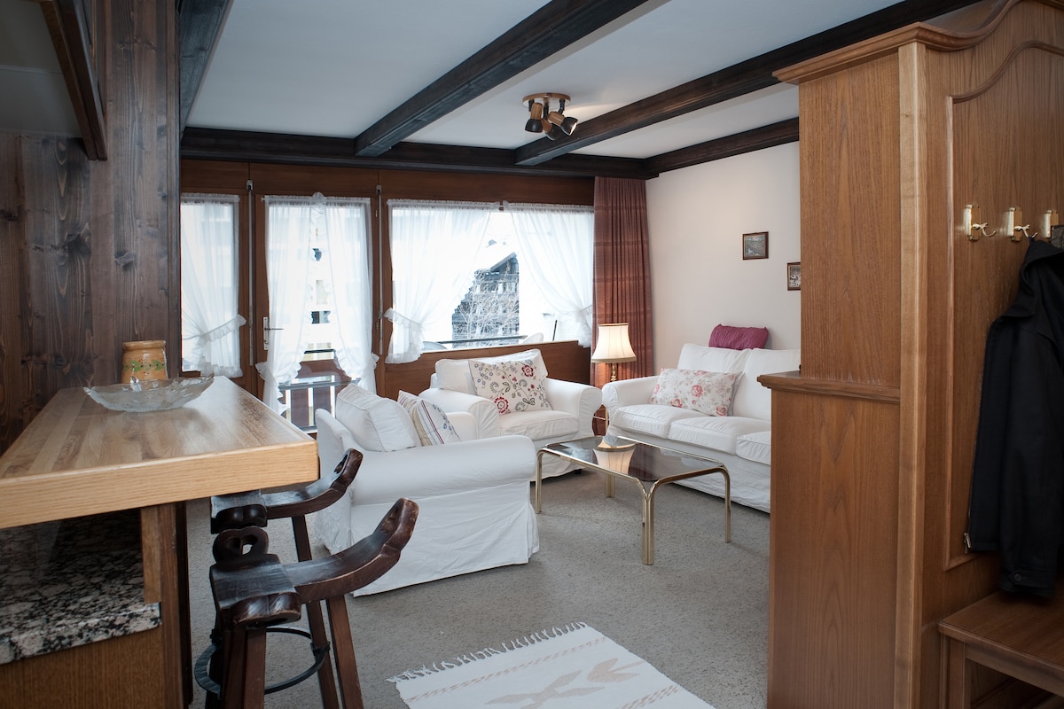 Top performing Airbnb: Cristallo H3, SUPER apartment overlooking the Matterhorn in Zermatt