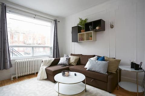 Newly furnished Mile End apartment for up to 6.