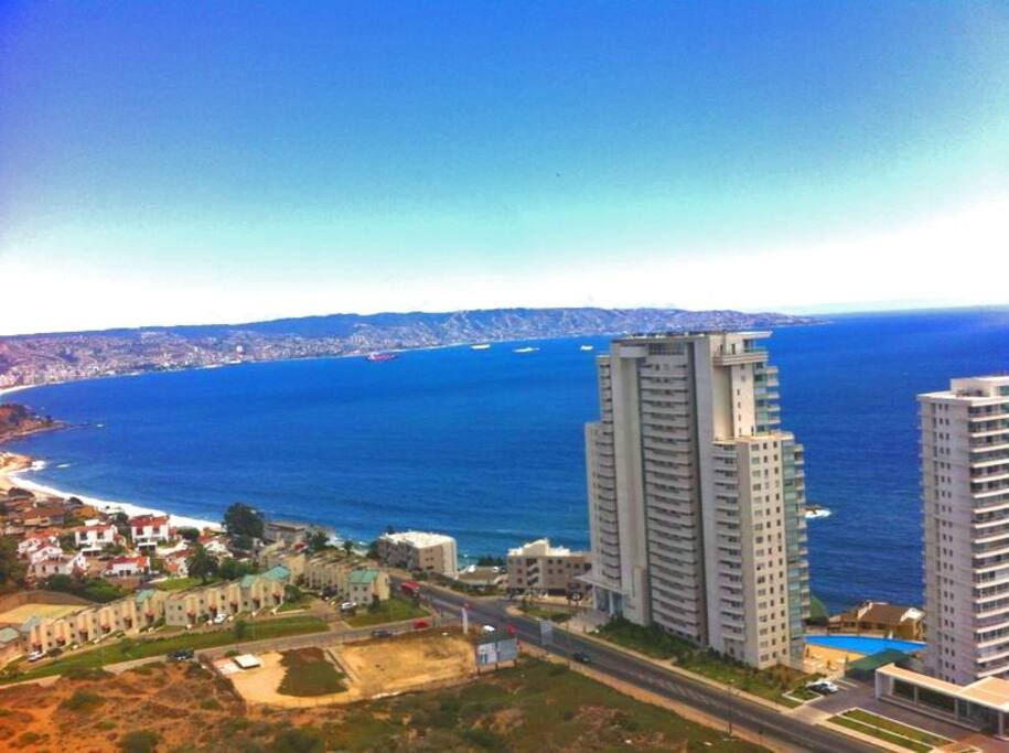 Vista a la bahía de Valparaiso desde la terraza del depto.