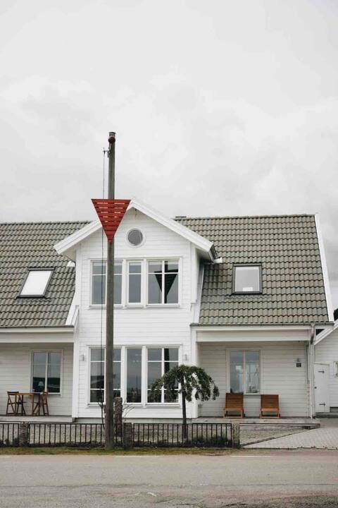 Nice villa with the sea as your closest neighbor